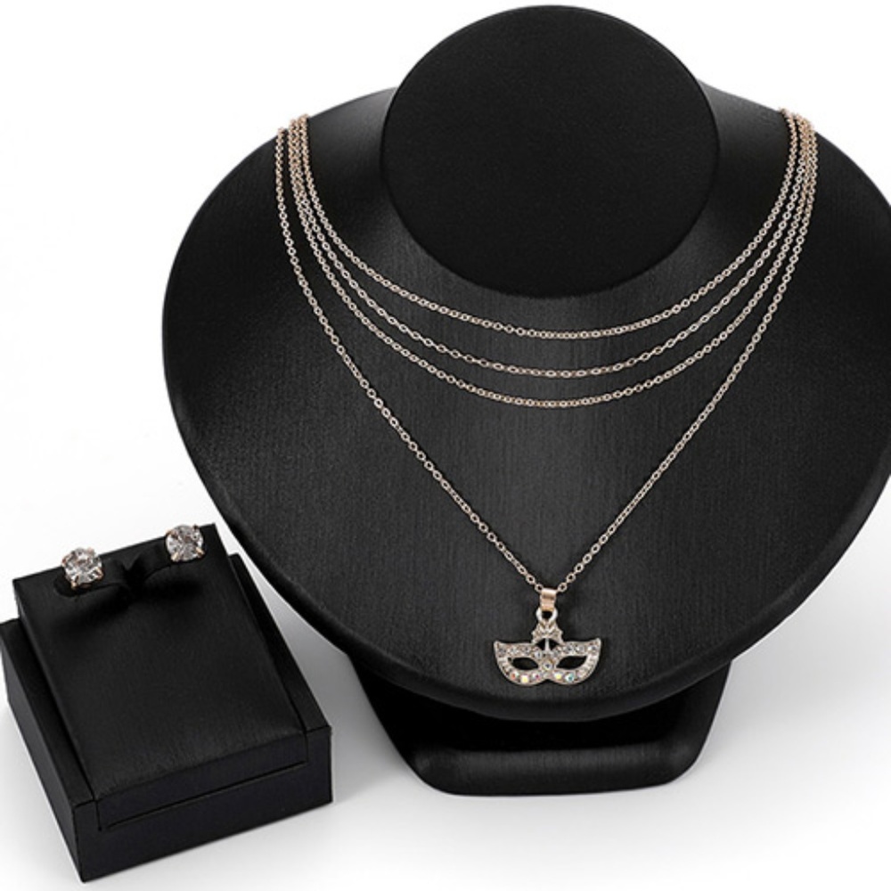 Elegant Mask Decorated Jewelry Set